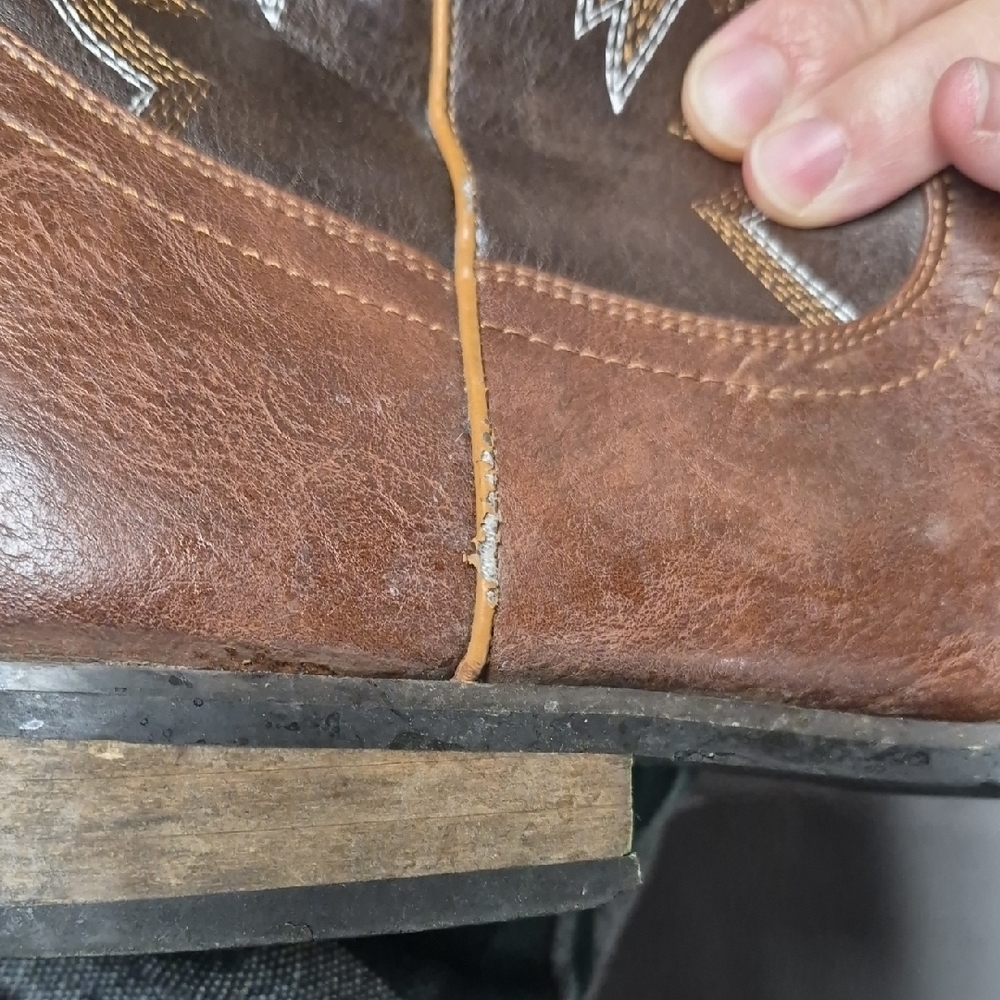 Ariat Two-Tone Western Boots - Picture 6 of 11